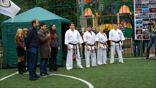 Бату Хасиков на открытой тренировке Спортивного клуба "Квадрат" смотреть онлайн