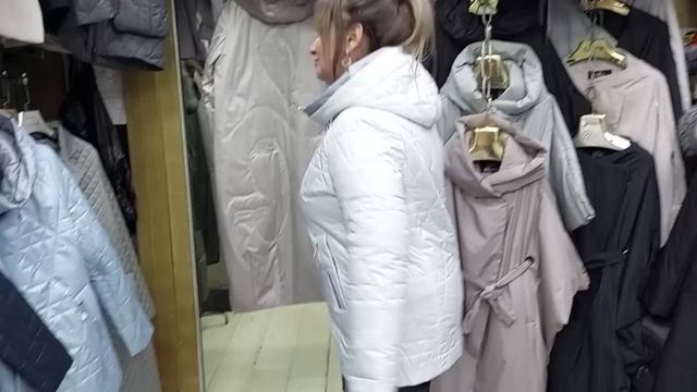 ЭКСКЛЮЗИВНЫЕ КУРТКИ У  ВИКТОРИИ  ШИКАРНАЯ ВЕСНА МОДЕЛЕЙ  МОСКВА  РЫНОК САДОВОД