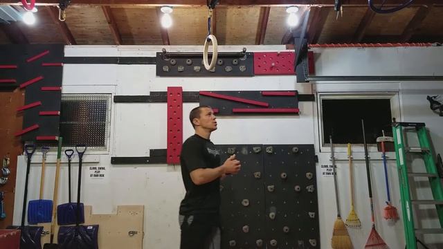 How To Create Momentum for Swinging in Ninja Warrior Training - Ninja Quick Tip смотреть онлайн