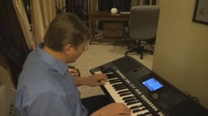 8. Как играть на синтезаторе  урок - 07  Уроки игры на синтезаторе с Алексеем Савченко.mp4