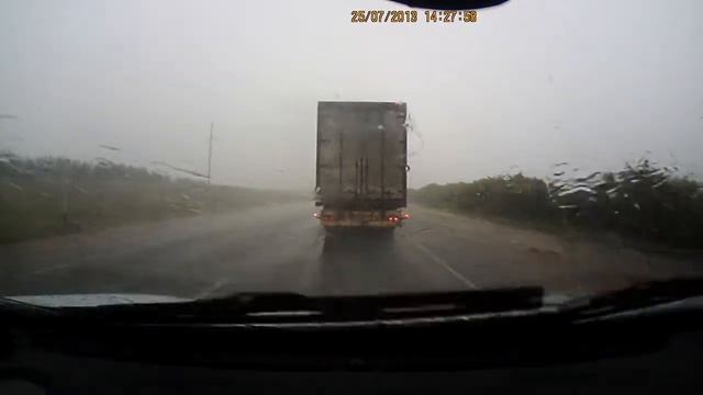 ливень с градом