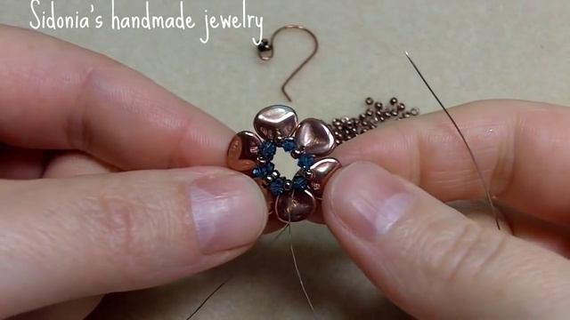 Free Beading Tutorial - Czech Rose Petals Earrings - Easy Beading Pattern смотреть онлайн