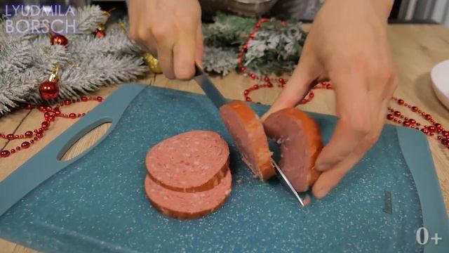 Салат - Новинка на Новый год .Гости все время подкладывали этот САЛАТ в тарелку, А РЕЙЦЕПТ ПРОСТ. смотреть онлайн