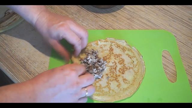 Ну, очень вкусные – Блины с мясом и рисом. смотреть онлайн