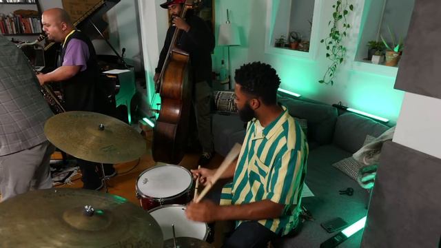 Emmet Cohen w/ Seamus Blake & Troy Roberts | Tenor Madness смотреть онлайн