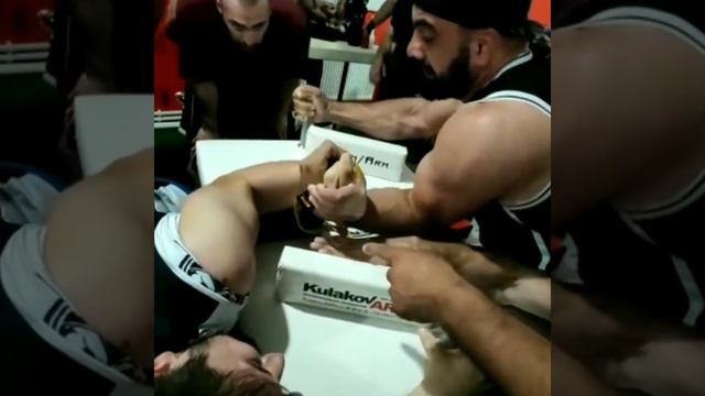 Кубок "Беллатор" 2020 по армрестлингу Хасавюрт смотреть онлайн