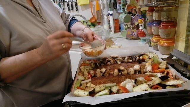 151. Гарбуша запечённая с грибами, овощами в сливочно-чесночном соусе. ??️ смотреть онлайн