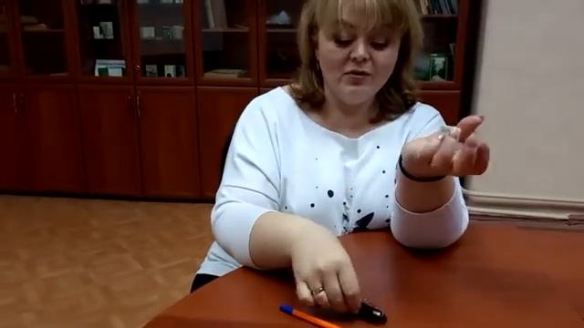 Знакомимся с коллекций редких книг Библиотеки Новоуральска миниатюрные издания смотреть онлайн