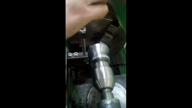 Как выточить ровный радиус. Приспособа для идеального радиуса смотреть онлайн