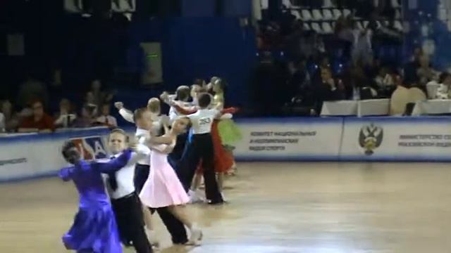 Конкурс бальных танцев. Дети 2 смотреть онлайн