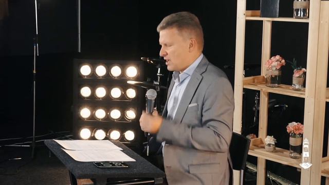 Хвала и прославление | Вадим Апарин | Церковь Божья Владивосток смотреть онлайн