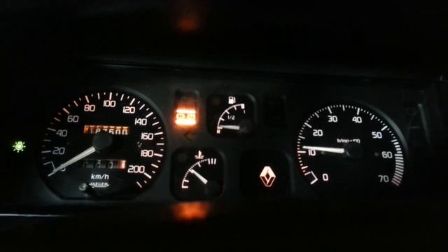 Probando el cambio de Tablero - Renault 19 смотреть онлайн