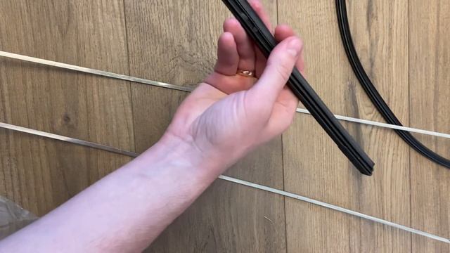 Замена резинки на оригинальном дворнике (стеклоочистителе) Mitsuba в Mitsubishi Outlander 3