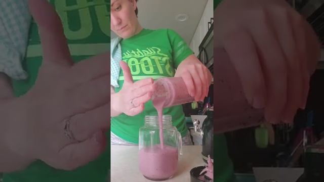 Frigidaire Retro Smoothie Maker Review смотреть онлайн