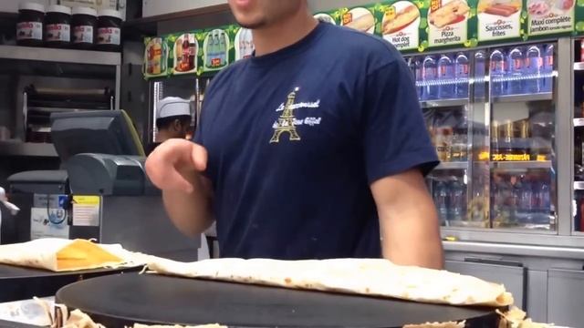 Crepes in Paris, France смотреть онлайн