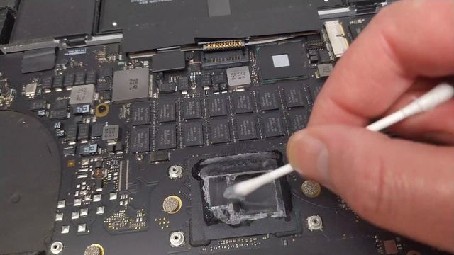 15" MacBook Pro Cleaning and Thermal Paste replacement смотреть онлайн