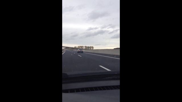 Reverse Gear Race - Audi A6 vs Audi 100 смотреть онлайн