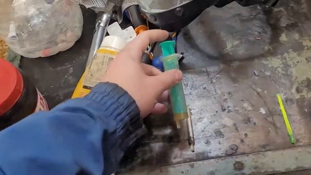 Устранение скрипа полного провода на Тагаз Tager. смазка крестовины переднего кардана. смотреть онлайн