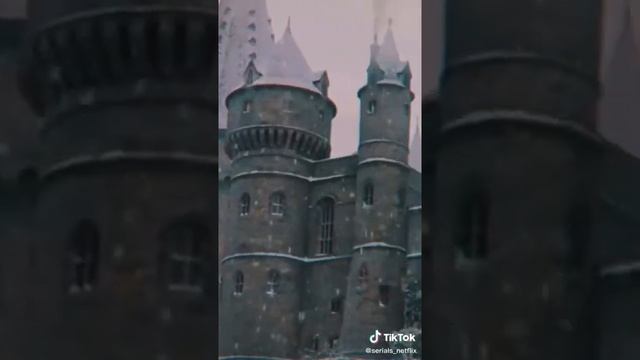 Новогодняя эстетика Хогвартса смотреть онлайн
