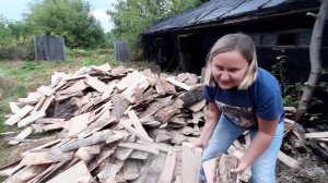 РАЗГРУЗИЛИ МАШИНУ ДРОВ ДЛЯ ОДИНОКОЙ БАБУШКИ!