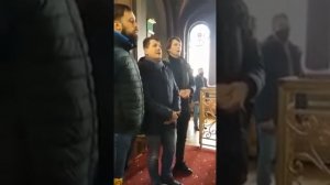 Поют мужчины.  Храни вас Бог!