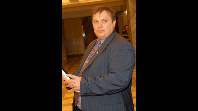 Разин заявил, что чуть не отправился в тюрьму из-за Пугачевой смотреть онлайн
