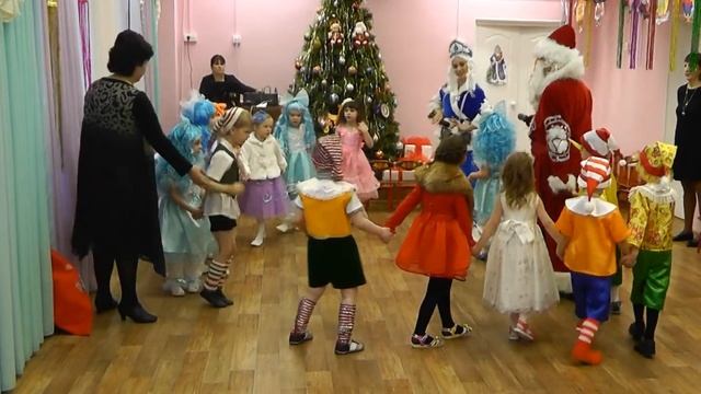 Новогодний утренник смотреть онлайн