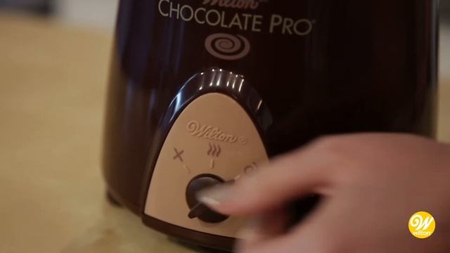 Wilton Chocolate Pro Chocolate Fountain смотреть онлайн