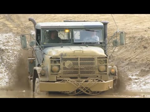 Мощные полноприводные грузовики Steyr, УРАЛ, Tatra, Iveco, M932A1 на бездорожье смотреть онлайн