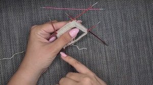 Первая часть мк по вязанию укороченых штанишек на кукол Мия