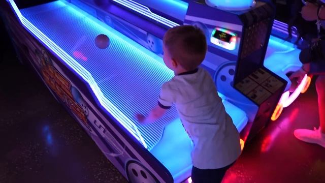 Go Karts, Axe Throwing, Mini Golf, Laser Tag, Zip Lines & More! | Elev8 Fun Has Everything! смотреть онлайн