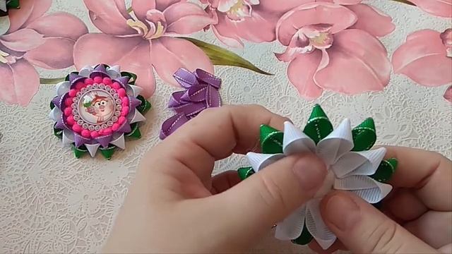 Канзаши, резиночки с кабашонами, украшение для девочек. смотреть онлайн