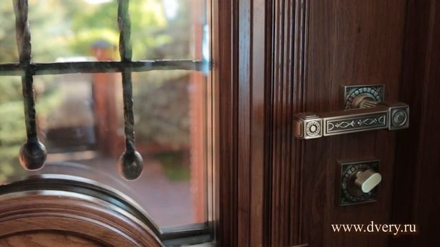 Элитные металлические двери с отделкой массивом дуба смотреть онлайн