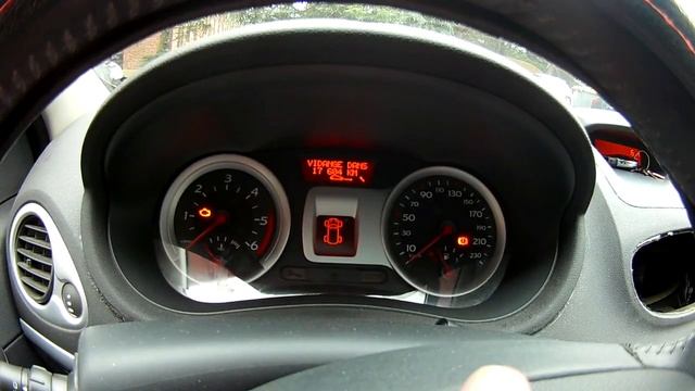 Remise a zéro entretien vidange Renault clio 3 смотреть онлайн