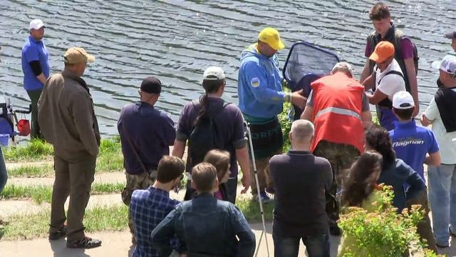 Кубок Киева - соревнование по ловле рыбы фидерным удилищем. смотреть онлайн