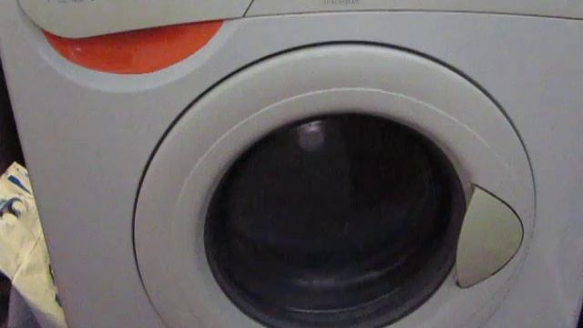 Стук при отжиме в стиральной машине INDESIT смотреть онлайн