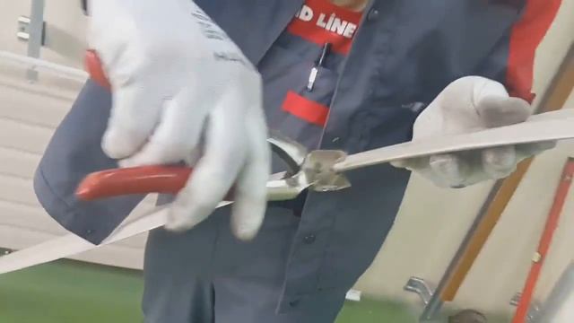 Как закрепить виниловый сайдинг Grand Line в финишной планке смотреть онлайн