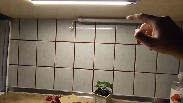 USB LED СВЕТИЛЬНИК с БЕСКОНТАКТНЫМ ВКЛЮЧЕНИЕМ