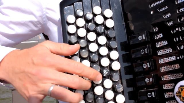 МУЗЫКА НАРОДОВ МИРА НА БАЯНЕ - Адель Залялиев смотреть онлайн