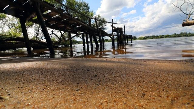 Мостик на реке Волга в районе Видогощинского залива смотреть онлайн