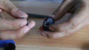 How to change Sony WF-XB700 Battery