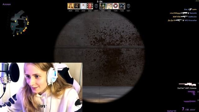УЧУСЬ CS:GO - ДЕВУШКА ВПЕРВЫЕ ИГРАЕТ В КС ГО смотреть онлайн