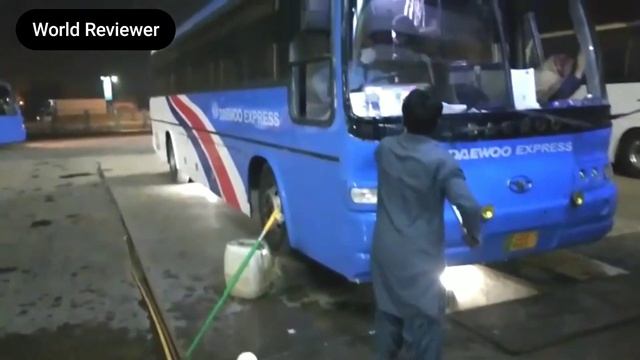 Daewoo Express Bus Review | Daewoo Buses Cleaning | Karachi to Lahore Business class Daewoo Bus смотреть онлайн