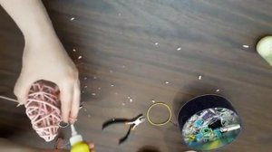 Пасхальный декор из бумажной лозы.