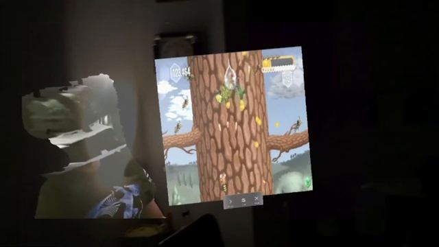 Microsoft HoloLens : my hologram plays Beekyr Reloaded in PC to Android VR смотреть онлайн