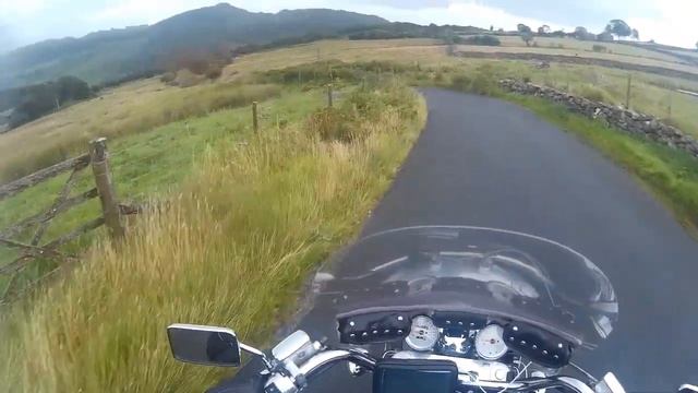 20 years old Honda Valkyrie VS Lake District смотреть онлайн