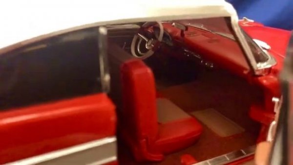 Auto World 1/18 Christine (1958 Plymouth Fury)