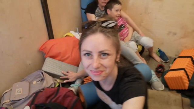 Туристический поход, фургон, гречка ... Отдыхаем с дочкой. смотреть онлайн