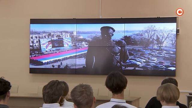 Для старшеклассников Инженерной школы провели открытый урок, посвященный истории «Русской весны» смотреть онлайн