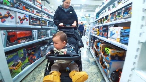 ЦЕНТРАЛЬНЫЙ ДЕТСКИЙ МИР МОСКВА / ЛУБЯНКА/ LEONARDO BOY